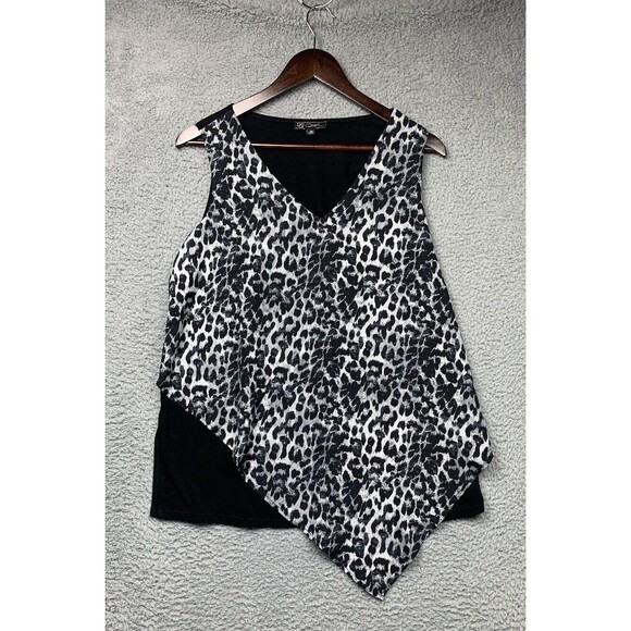 DG2 Diane Gilman Shirt Womens M Black Leopard Print Asymetrical Hem - Picture 1 of 11